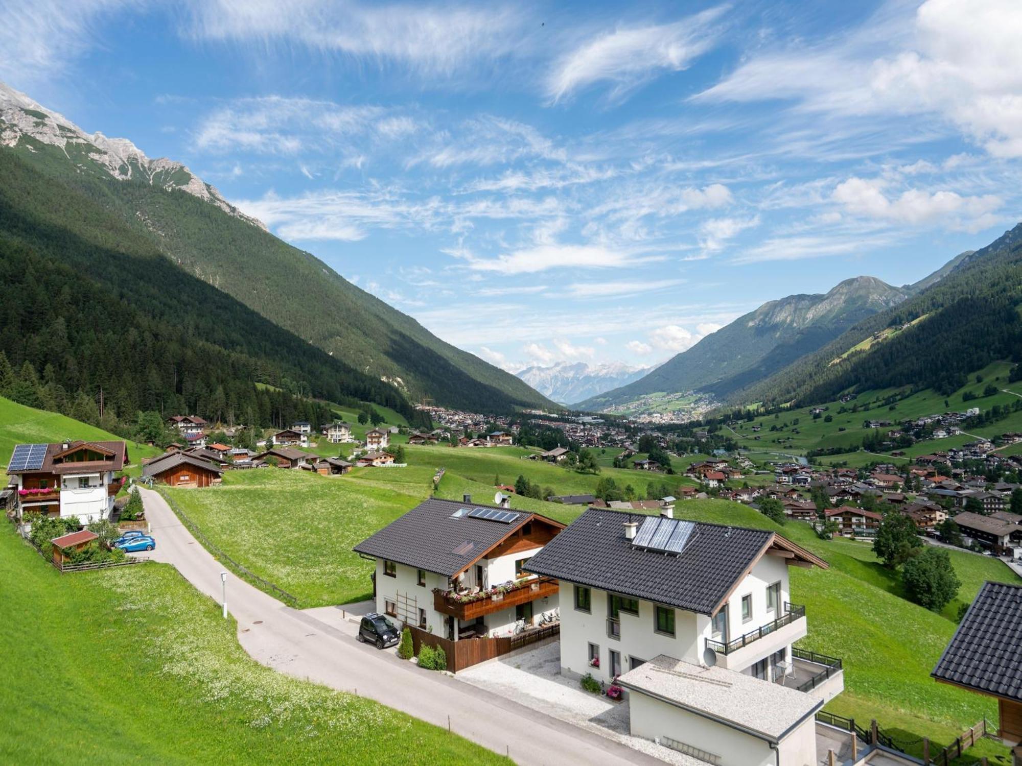 Plush Apartment With Mountain Views Neustift im Stubaital Exterior photo